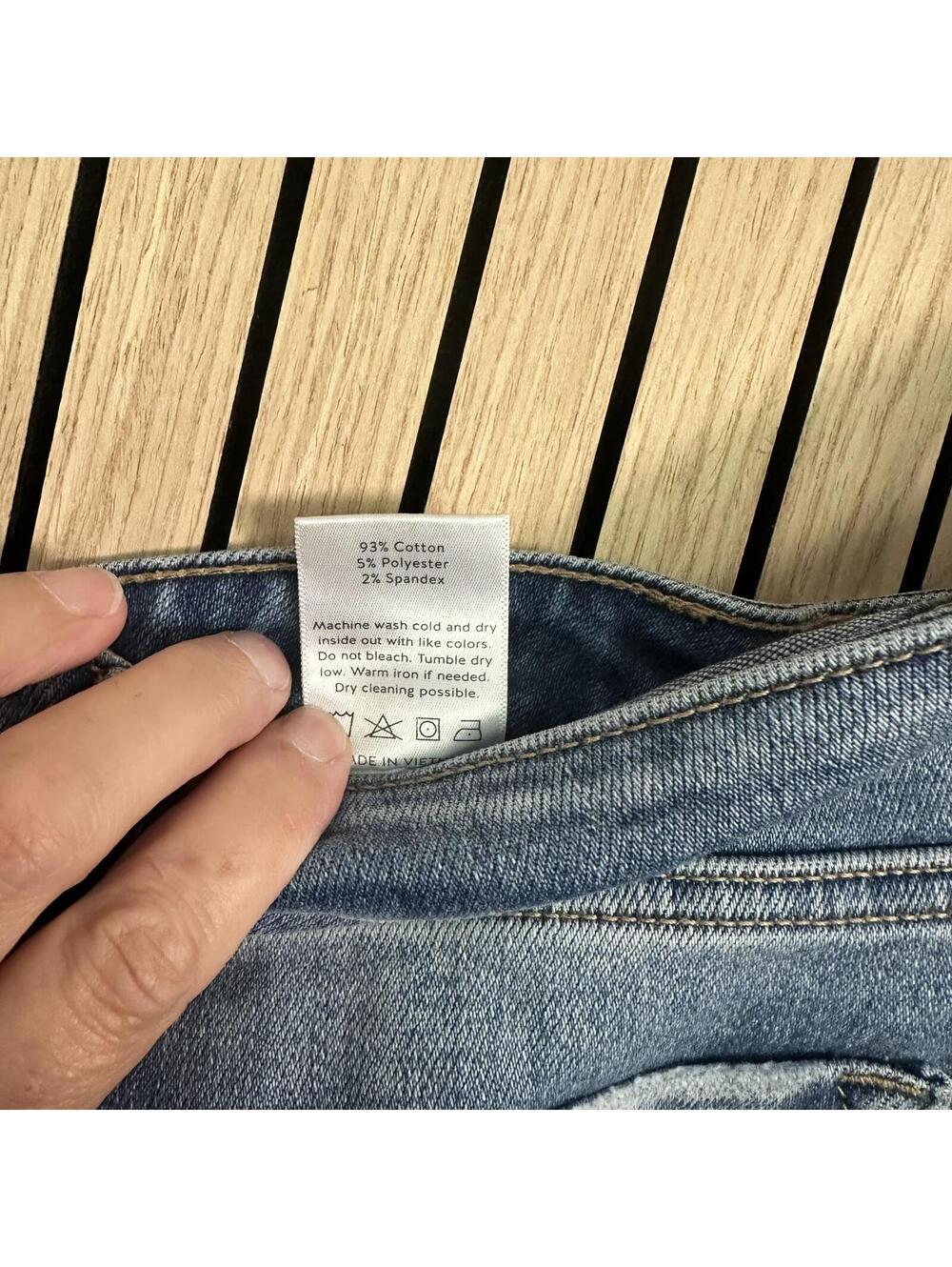 089 JBD High-Waisted Flared Blue Denim Jeans (27/6, EUC) - Picture 5 of 5